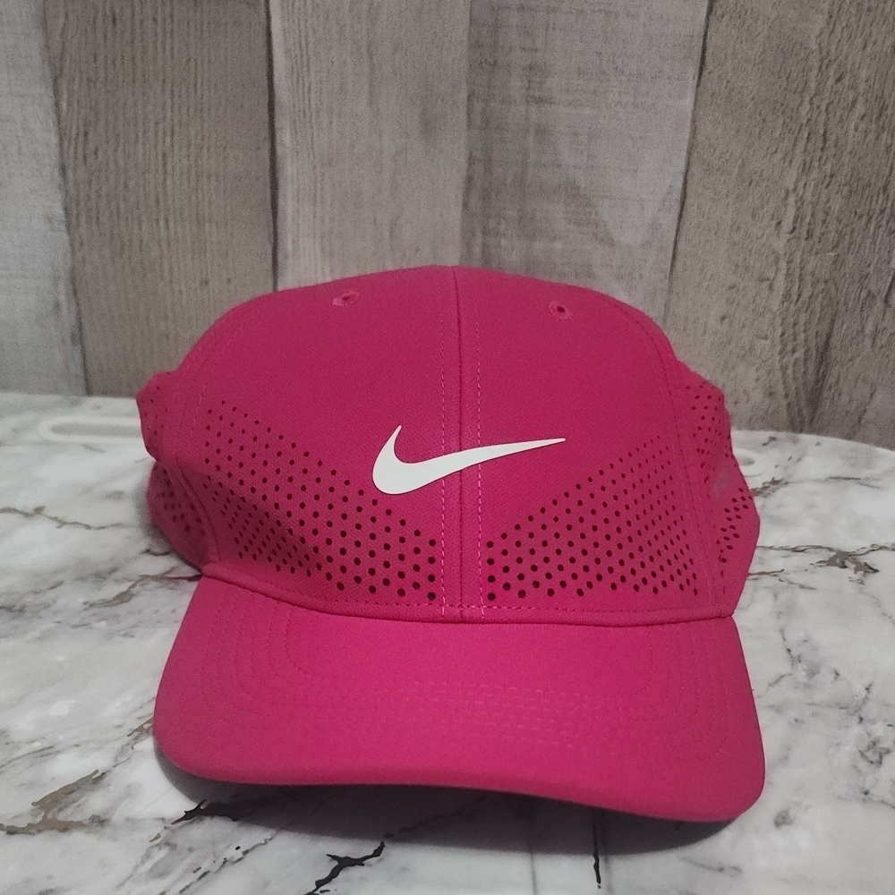 🌷🧢NWOT Nike Fuchsia Women's DRI-FIT ADV Cap with White Logo🧢